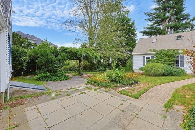 260 State Road, Dartmouth, MA 02747