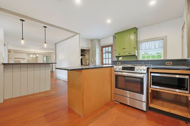 260 State Road, Dartmouth, MA 02747