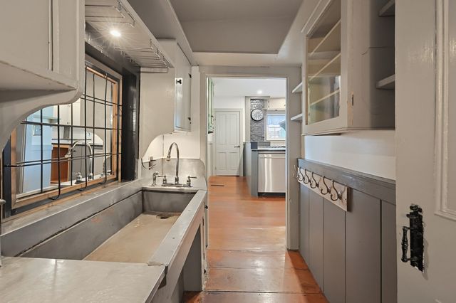 260 State Road, Dartmouth, MA 02747