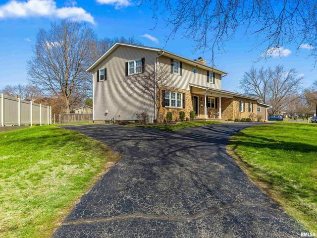 401 ILLINI Drive, East Peoria, IL 61611