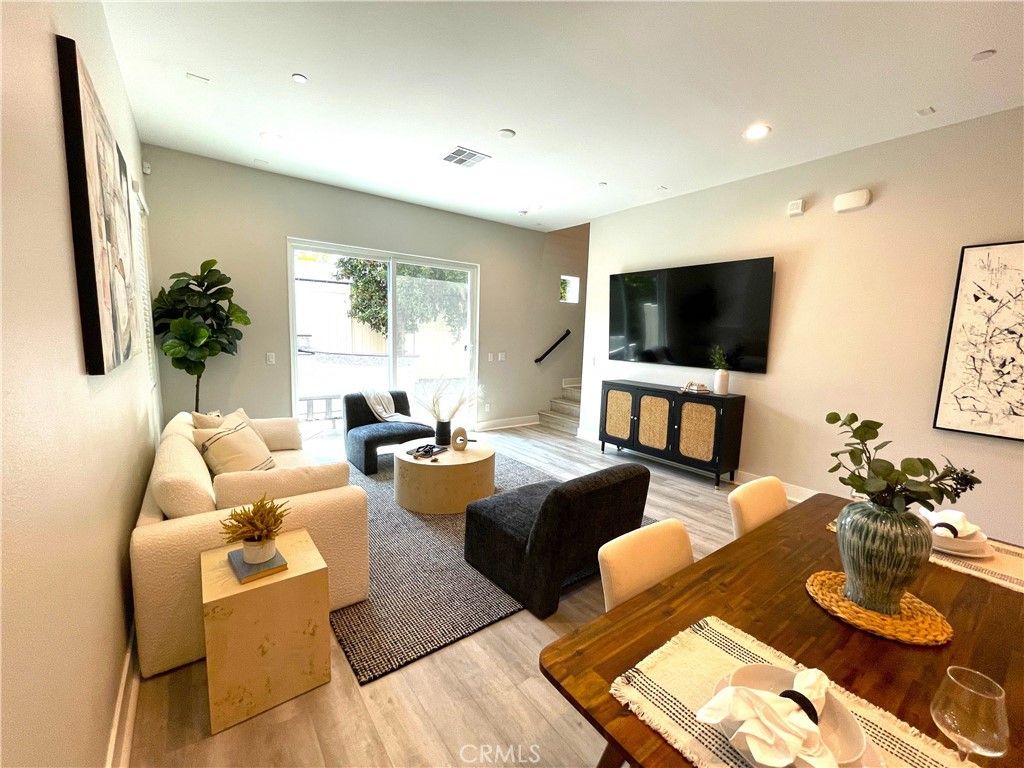 Image 9 of property listing at 533 Daniel Freeman Circle, Inglewood, CA 90301