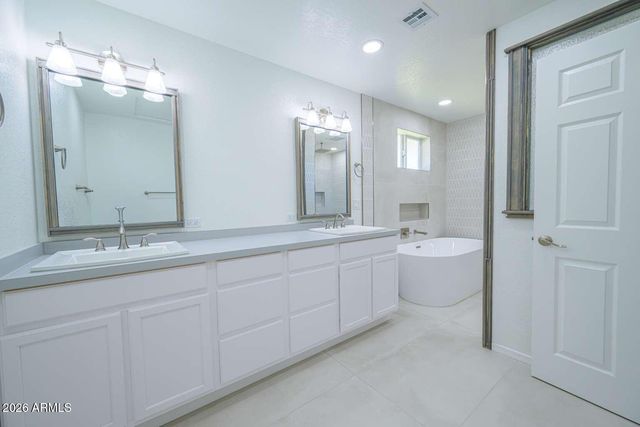 607 W LOS LAGOS VISTA Avenue, Mesa, AZ 85210