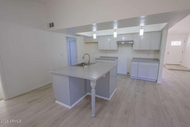 607 W LOS LAGOS VISTA Avenue, Mesa, AZ 85210