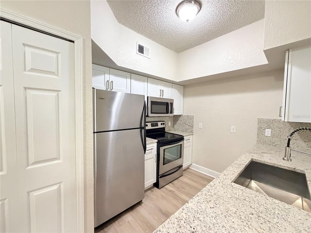 13015 PLANTATION PARK CIRCLE 10111, Orlando, FL 32821