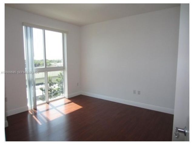 7275 SW 90th Way 302, Miami, FL 33156