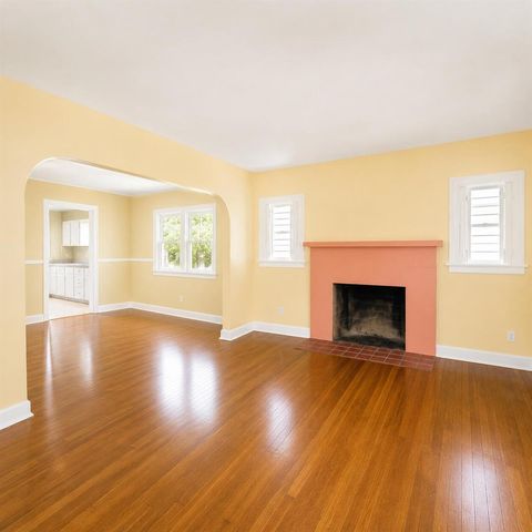 735 FOREST HILL Boulevard, West Palm Beach, FL 33405