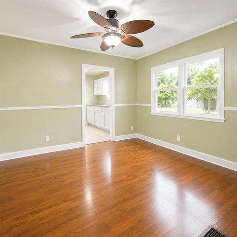 735 FOREST HILL Boulevard, West Palm Beach, FL 33405