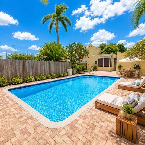 735 FOREST HILL Boulevard, West Palm Beach, FL 33405