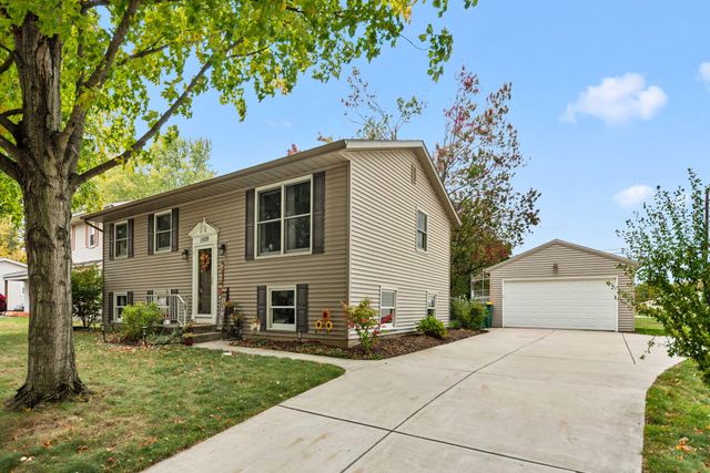 1509 Monticello Park Drive, Valparaiso, IN 46383