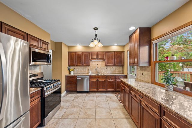 1509 Monticello Park Drive, Valparaiso, IN 46383