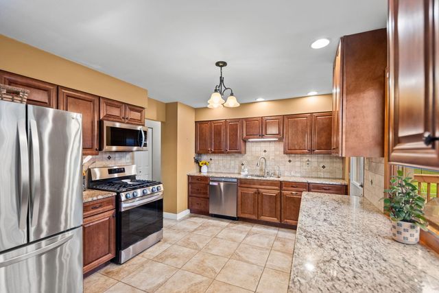 1509 Monticello Park Drive, Valparaiso, IN 46383