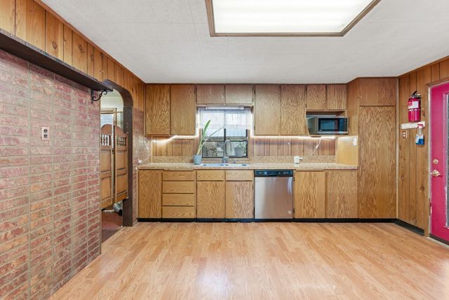 1305 E Hastings Rd, Spokane, WA 99218