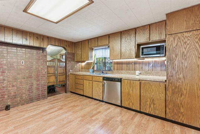 1305 E Hastings Rd, Spokane, WA 99218