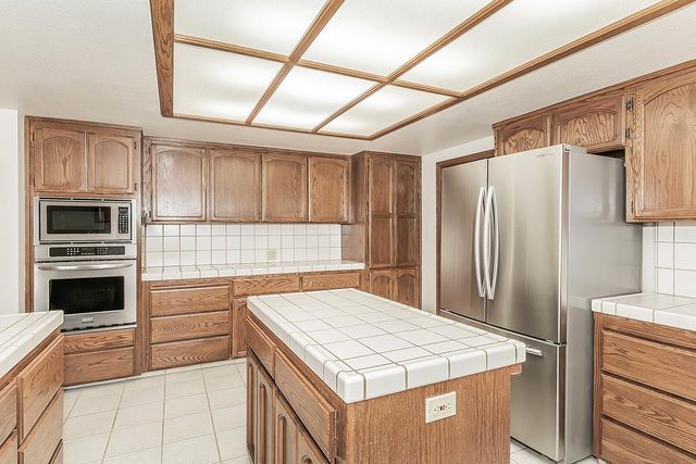 14404 Killarney Drive, Madera, CA 93636