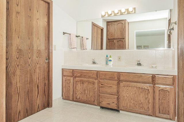 14404 Killarney Drive, Madera, CA 93636