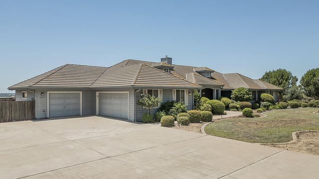 14404 Killarney Drive, Madera, CA 93636