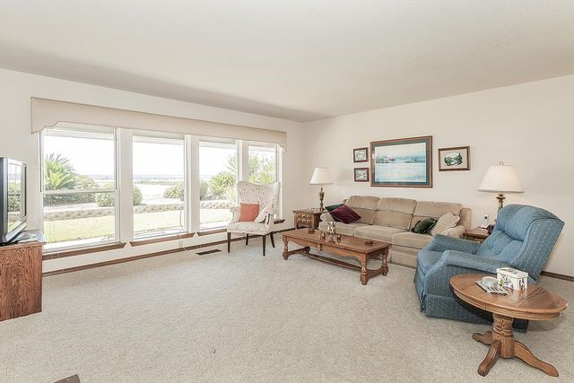 14404 Killarney Drive, Madera, CA 93636