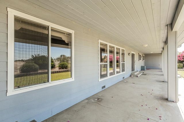 14404 Killarney Drive, Madera, CA 93636