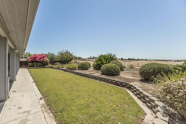 14404 Killarney Drive, Madera, CA 93636
