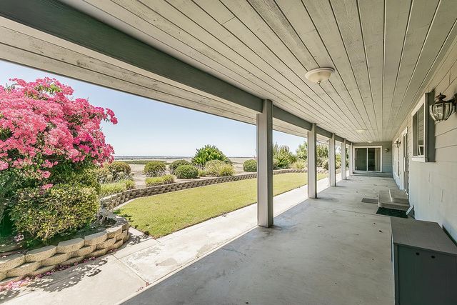 14404 Killarney Drive, Madera, CA 93636