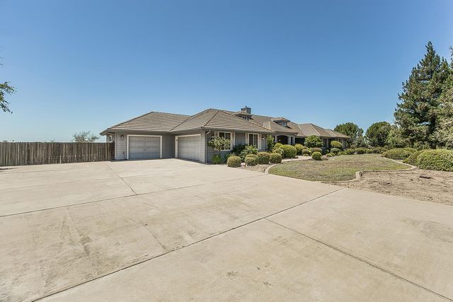 14404 Killarney Drive, Madera, CA 93636