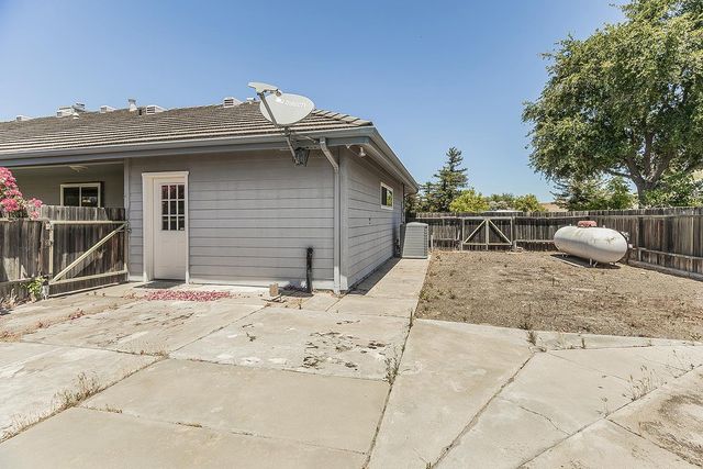 14404 Killarney Drive, Madera, CA 93636