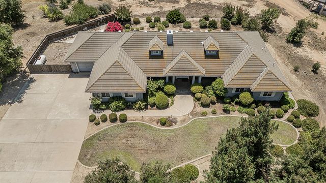 14404 Killarney Drive, Madera, CA 93636