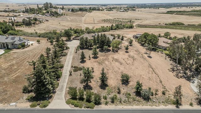 14404 Killarney Drive, Madera, CA 93636