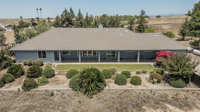 14404 Killarney Drive, Madera, CA 93636