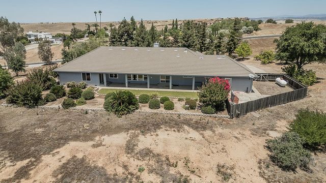 14404 Killarney Drive, Madera, CA 93636