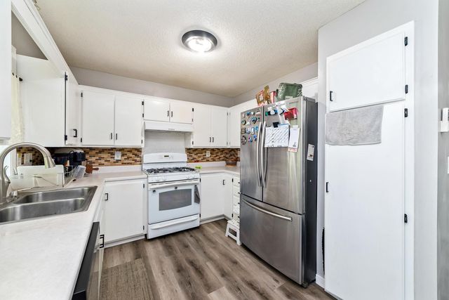 5211 6th Street NE, Columbia Heights, MN 55421