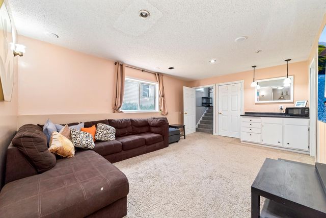 5211 6th Street NE, Columbia Heights, MN 55421