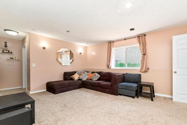 5211 6th Street NE, Columbia Heights, MN 55421