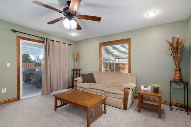 3624 N Bridgewood Avenue N, Springfield, MO 65803