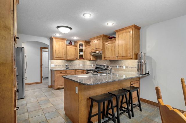 3624 N Bridgewood Avenue N, Springfield, MO 65803