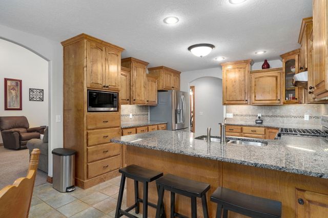 3624 N Bridgewood Avenue N, Springfield, MO 65803