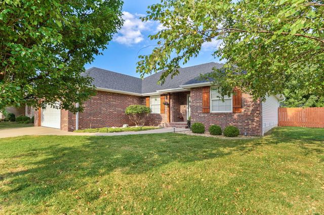 3624 N Bridgewood Avenue N, Springfield, MO 65803