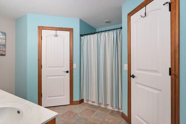 3624 N Bridgewood Avenue N, Springfield, MO 65803