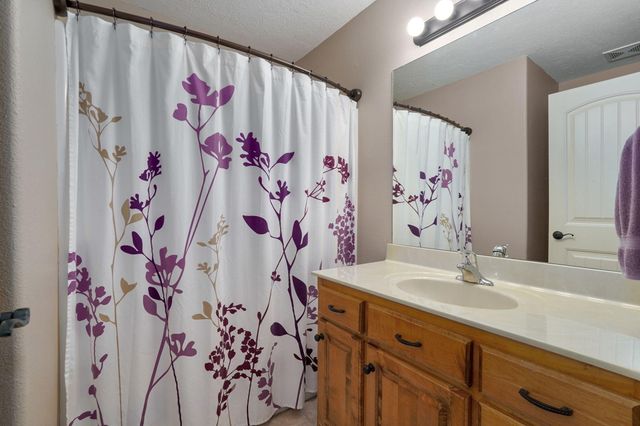 3624 N Bridgewood Avenue N, Springfield, MO 65803