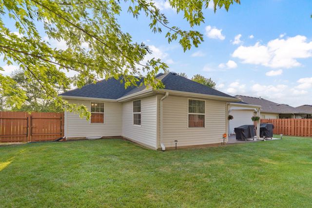3624 N Bridgewood Avenue N, Springfield, MO 65803