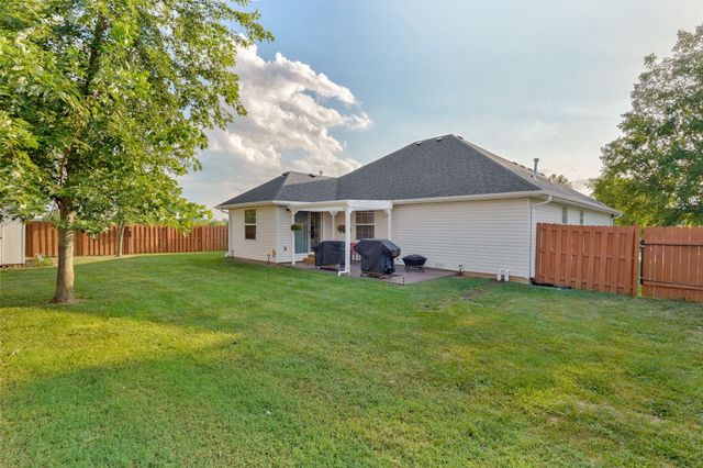 3624 N Bridgewood Avenue N, Springfield, MO 65803