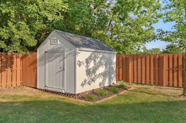 3624 N Bridgewood Avenue N, Springfield, MO 65803