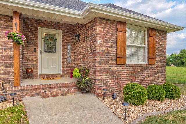 3624 N Bridgewood Avenue N, Springfield, MO 65803