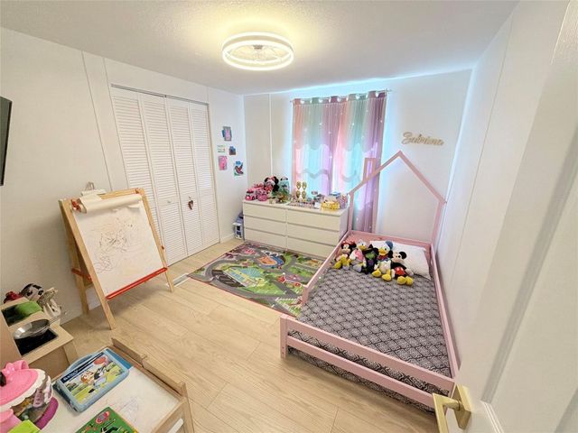 5221 SW 25th Avenue, Fort Lauderdale, FL 33312