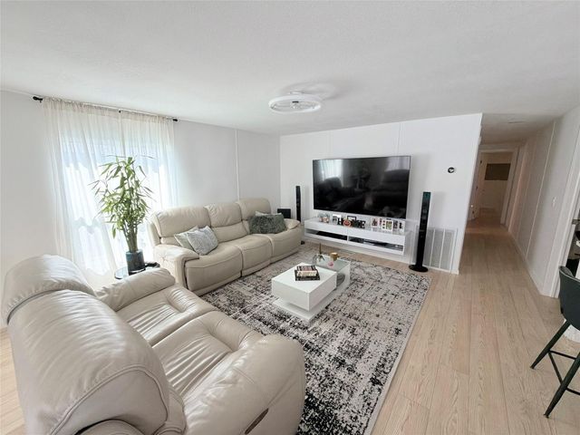 5221 SW 25th Avenue, Fort Lauderdale, FL 33312