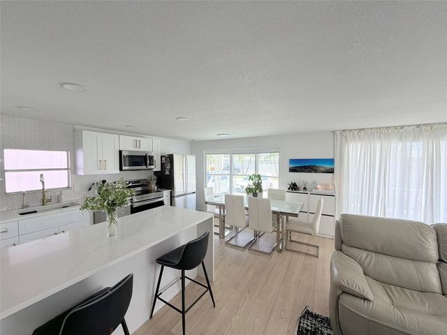 5221 SW 25th Avenue, Fort Lauderdale, FL 33312