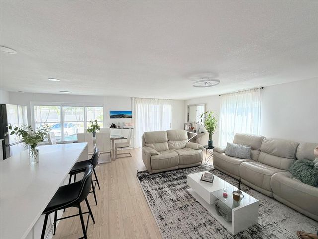 5221 SW 25th Avenue, Fort Lauderdale, FL 33312