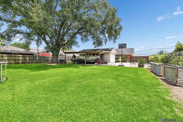 1179 Desoto Dr, Lutcher, LA 70071