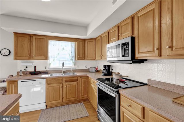 28 VERSAILLES CT, Reading, PA 19605