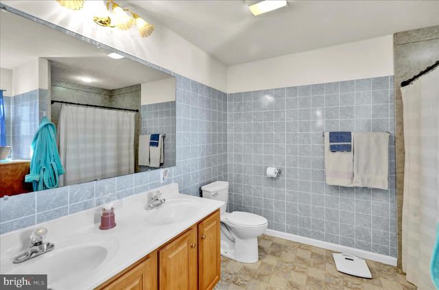 28 VERSAILLES CT, Reading, PA 19605